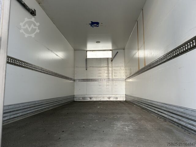 Valiză DAF FA LF 55 210 EEV / 14 Ton / Isolated Box / Load...