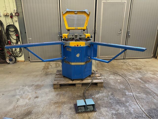 Macchina aggraffatrice per angoli Pertici HP601