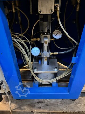 Macchina aggraffatrice per angoli Pertici HP601