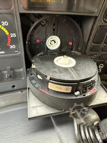 Kamion sa ravnom platformom SCANIA CVR 164 G-480