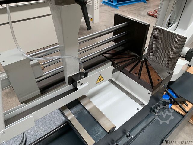 Máquina de aserrar semiautomática de inversor Macc 420 DI