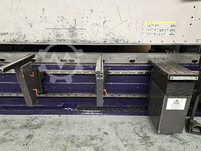 Kantbank Bystronic Xpert 250 4100