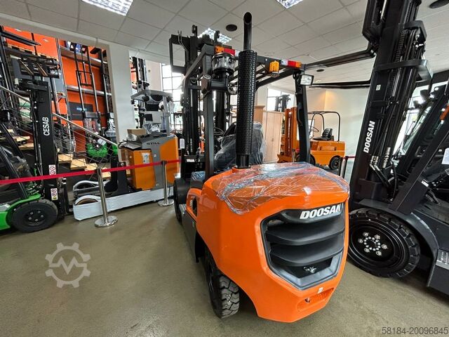 Diesel vorkheftruck Doosan D35 NXP