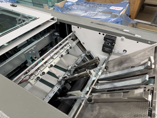 Brochuremaskine med trimmer Nagel Foldnak Compact