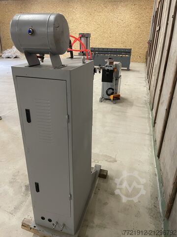 Spot welding machine  QC