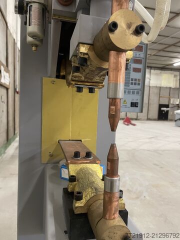 Spot welding machine  QC
