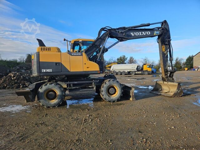 Mobile excavator VOLVO EW 140 D