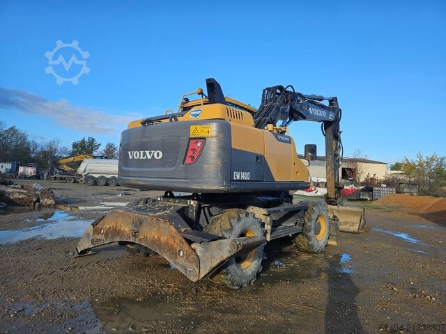 Mobile excavator VOLVO EW 140 D