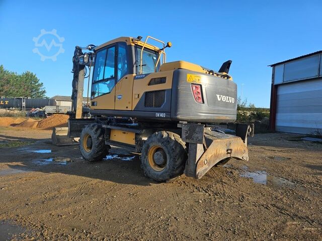 Mobile excavator VOLVO EW 140 D