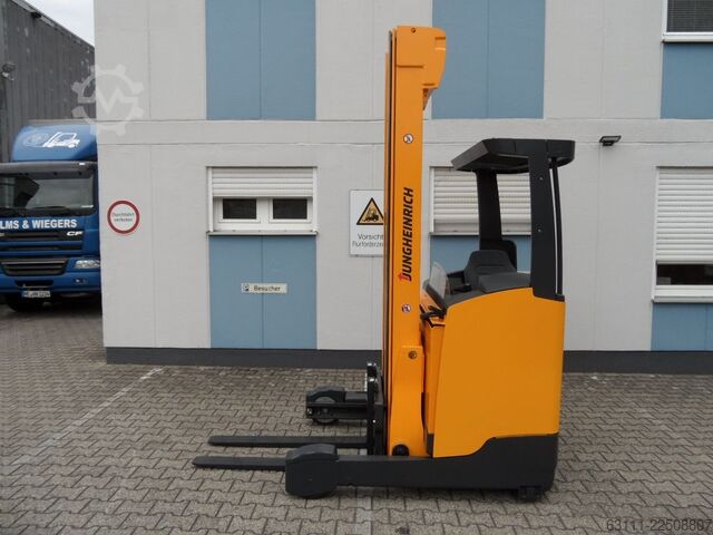 Reach Truck Jungheinrich ETV 214 - Batterie BJ 2025 - aufgearbeitet