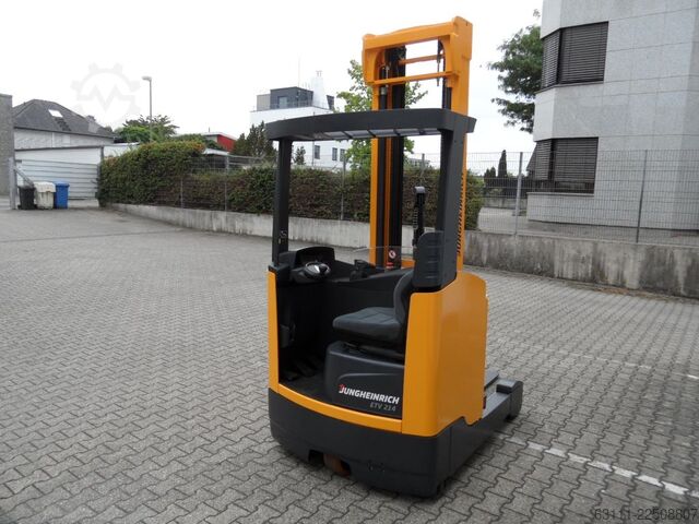Reach Truck Jungheinrich ETV 214 - Batterie BJ 2025 - aufgearbeitet