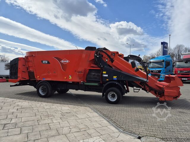 Feed transport vehicle / Mixer feeder Kuhn SPW 22 INTENSE / 1 OWNER / 8000MTH!