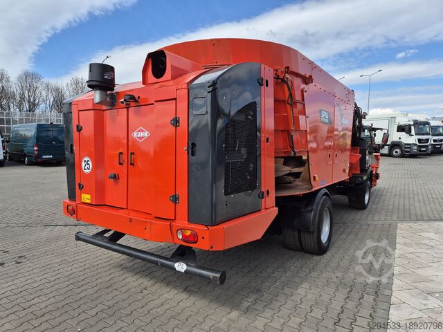 Voertransportvoertuig / Voermengwagen Kuhn SPW 22 INTENSE / 1 OWNER / 8000MTH!