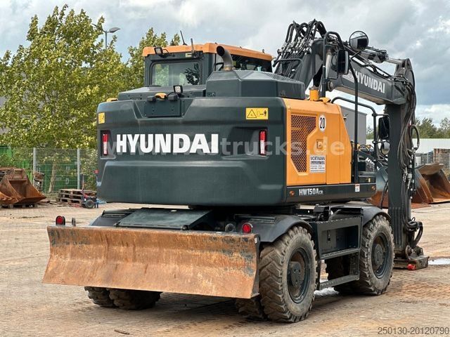 Gumikerekes kotrógép HYUNDAI HW 180   4x4 Kamera Klima