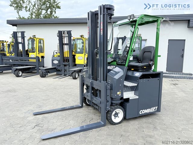 Carrello elevatore a 4 direzioni COMBILIFT CBE2500 TRIPLEX 5500 FORK POSITIONER