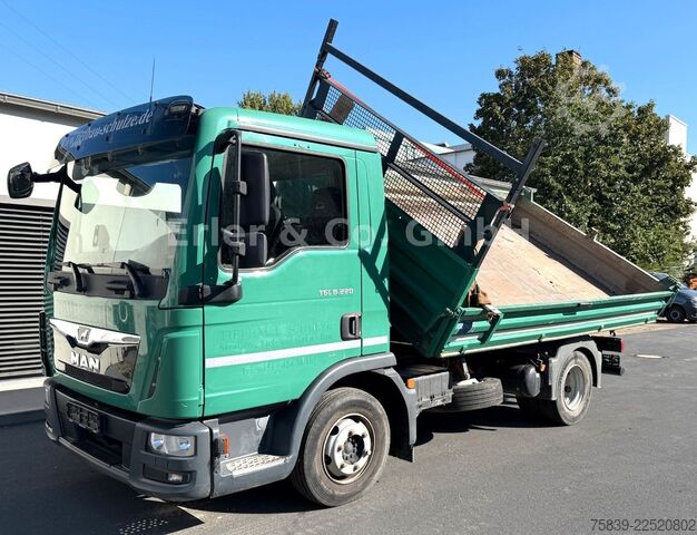 Autocamion basculant tridirecțional MAN 8.220 TGL, Klima, 3 Sitze, 2x AHK, 1.Hand
