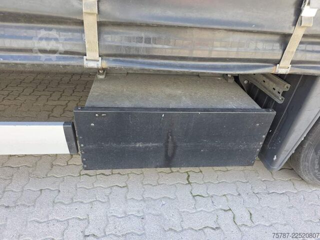 Otevřený návěs s plachtou SCHMITZ CARGOBULL Gardine LL, Hubdach, Lift, 115.913 Original Km!