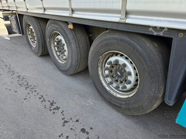 Semiremorcă deschisă cu prelată SCHMITZ CARGOBULL Gardine Standard, 12642XL,Palettenanschlagleiste