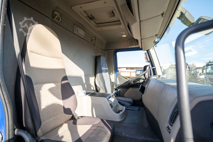 Tarpaulin RENAULT PREMIUM 300 DXI + DHOLLANDIA 1.5T.