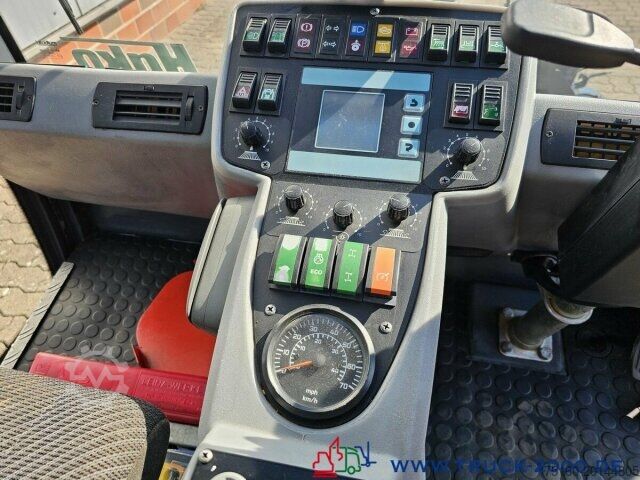 Veegmachine Hako Citymaster 2000 3 Besen- 4 Radlenkung-Hecksauger