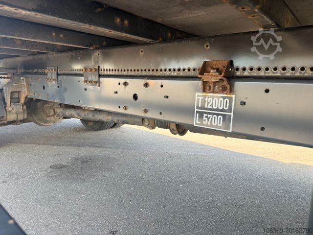 Φορτηγό πλατφόρμα με μουσαμά DAF LF 45 /220 4x2 Curtainsider and Taillift Euro 6