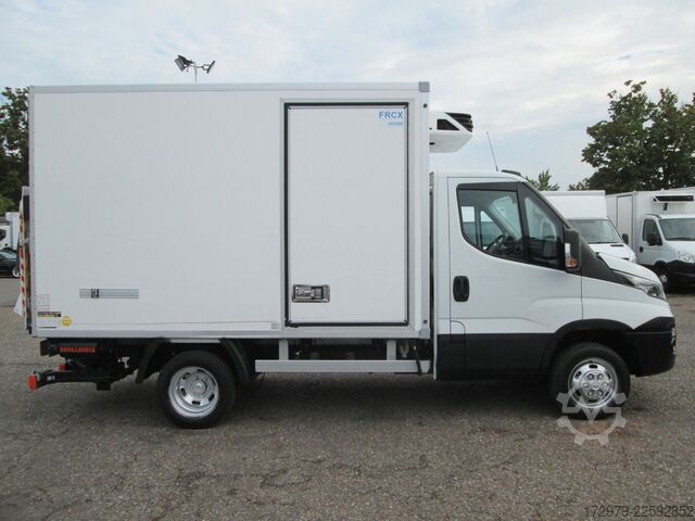 Koelwagen met geïsoleerde laadbak IVECO 35 C12*Carrier Kühlkoffer*LBW*Euro6*