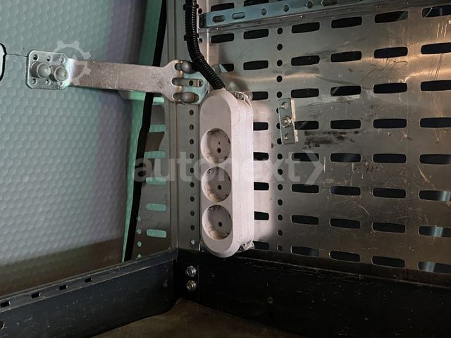 Dodávka s vysokou střechou MERCEDES-BENZ Sprinter 519 V6 *WERKSTATT* AHK 3,0t+KAMERA+NAVI