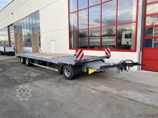 Poluprikolica za niskopodni prevoz Möslein T 3-8,20 P VB H1 Blatt  3 Achs Tieflader mit gerader Ladefläche 8,10 m, Neufahrzeug