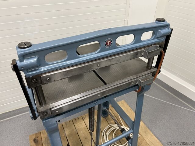 Mašina za vezivanje knjiga Karl Tranklein Joint forming machine