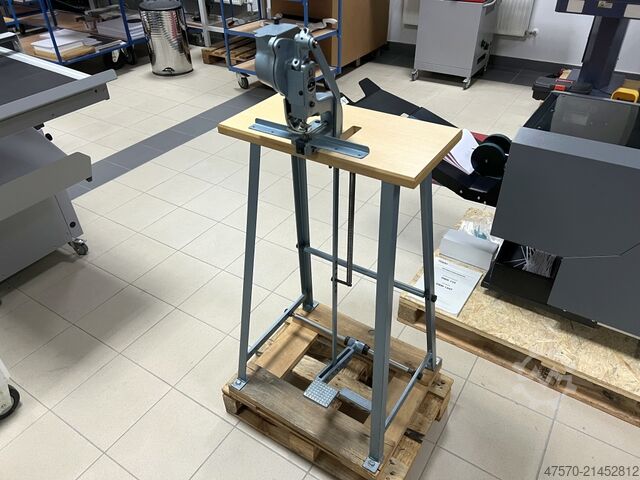 Máquina de colocar ojales Hang Piccolo 101-20 Eyeleting machine