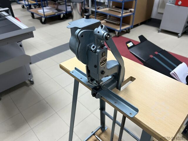 Máquina de colocar ojales Hang Piccolo 101-20 Eyeleting machine