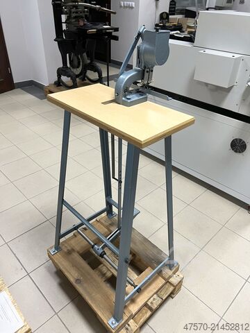 Máquina de colocar ojales Hang Piccolo 101-20 Eyeleting machine