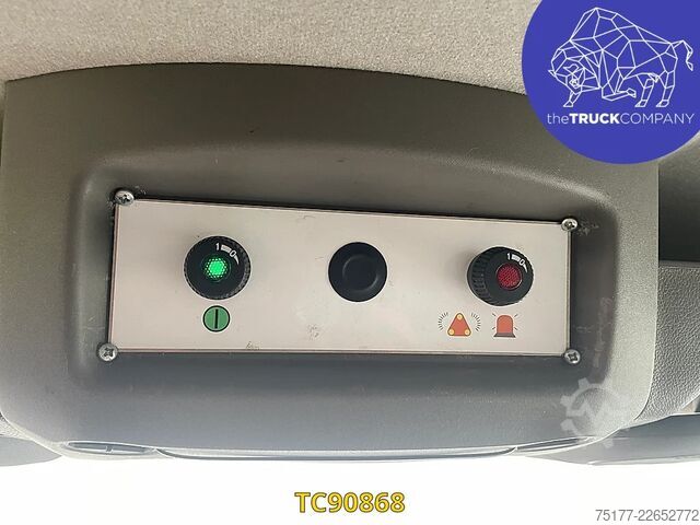 Plataforma elevadora Renault Master 145.35 Nacelle