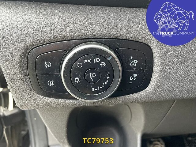 Osobní doprava Ford Transit Custom L2H1 5 - Places