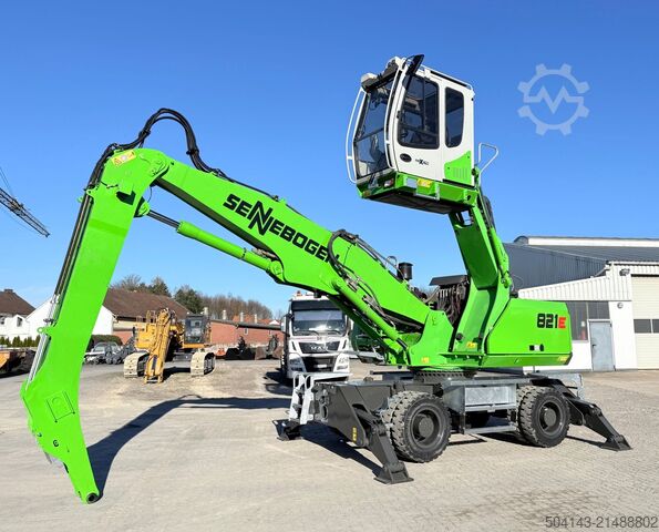 Umschlagbagger Sennebogen 821E