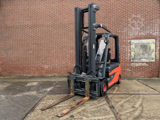 Elektrikli 4 tekerlekli forklift Linde E30L-01