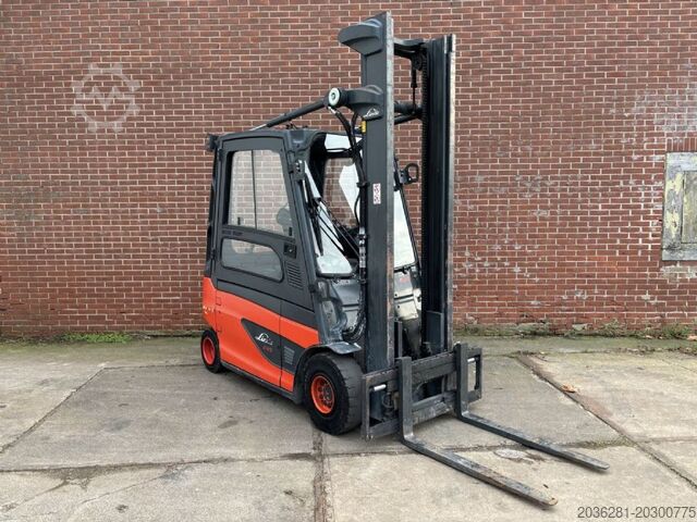 Empilhador eléctrico de 4 rodas Linde E25L-01