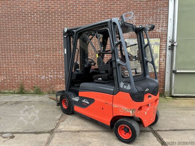 Elektrisk 4 -hjulig gaffeltruck Linde E25L-01