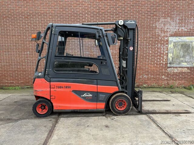Elektrisk 4 -hjulig gaffeltruck Linde E25L-01