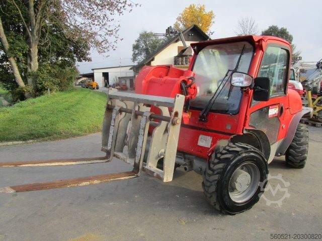 Verreiker star JCB 520-40 (2 Ton.-4m) Joystick - Palettengabel