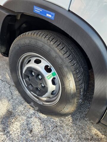Piattaforma di lavoro su camion Cela DT 28