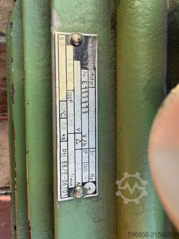 Elektromotor 7,5 kW, 1455 ot/min, 380-420V, 3 fáze Silnik elektryczny 7,5 kW 1455 obr min 380-420V 3 fazy Silnik elektryczny 7,5 kW 1455 obr min 380-420V 3 fazy