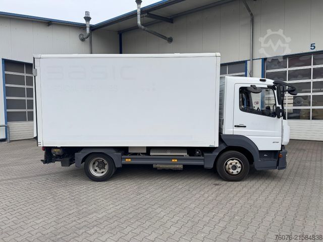Vrachtwagen met bakwagen MERCEDES-BENZ Atego 816 L 4 m Koffer LBW Koffer-Heizung Kamera