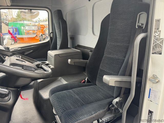 Vrachtwagen met bakwagen MERCEDES-BENZ Atego 816 L 4 m Koffer LBW 1t Koffer-Heizung