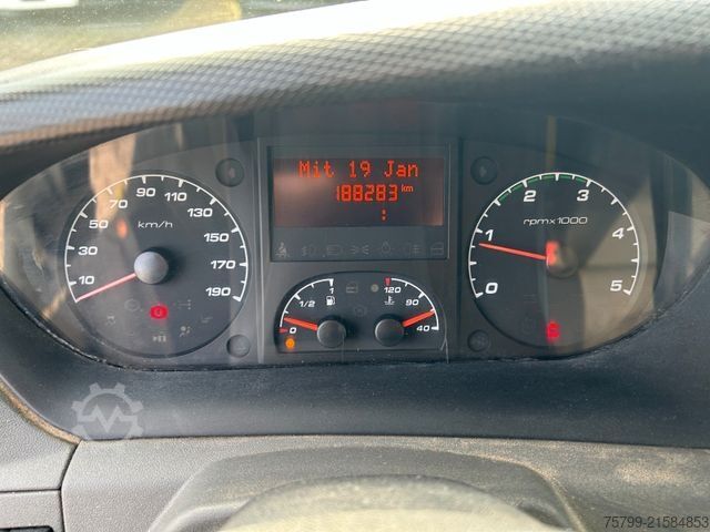 Driezijdige kipper bestelwagen IVECO 50C17K 3Skipper mit Maxlift-Kran