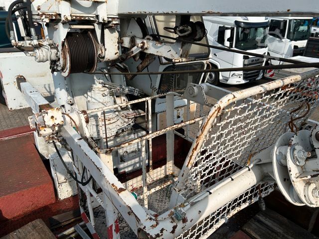 Autolaadkraan MERCEDES-BENZ 2632 HMK Dachdeckerkran 6x6