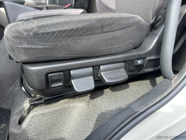 Vuilniswagen DAF LF250 FA 4x2 Hutton  Papierschredder