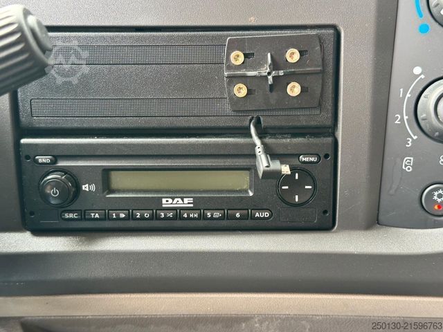 Vuilniswagen DAF LF250 FA 4x2 Hutton  Papierschredder