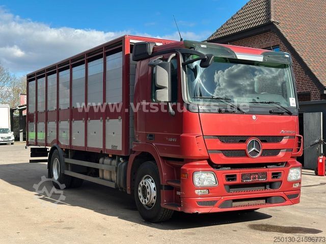 Cattle truck MERCEDES-BENZ Actros 1841 MP3 1.Stock Köstner Viehaufbau