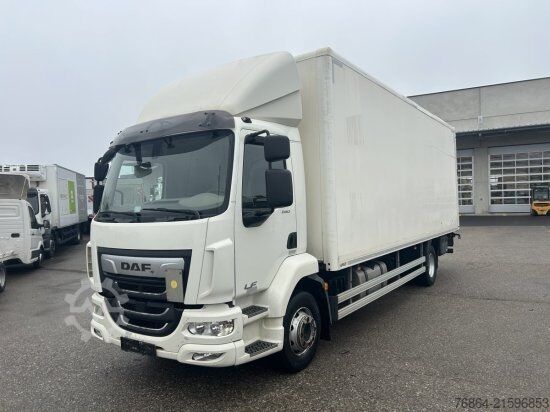 Vrachtwagen met bakwagen DAF LF 260 KOFFER+LBW